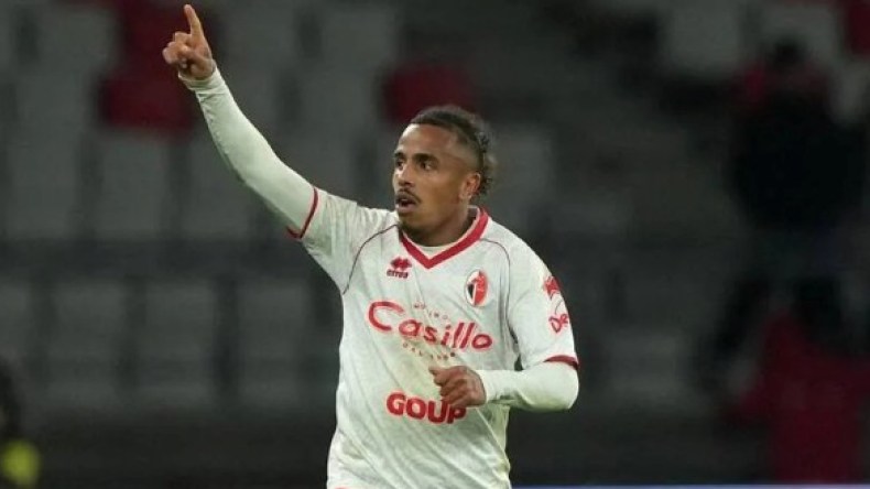 دورفال مرشّح للانضمام إلى هذا النادي