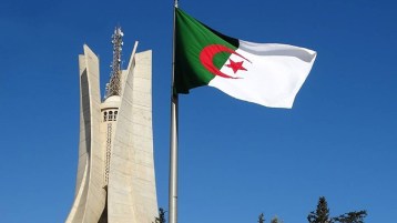 الجزائر في زمن الانهيارات: إمّا قوة توازن… أو ساحة صراع!!