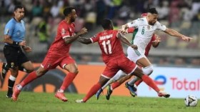 مُنافس “الخضر” يكشف عن قائمة لاعبيه