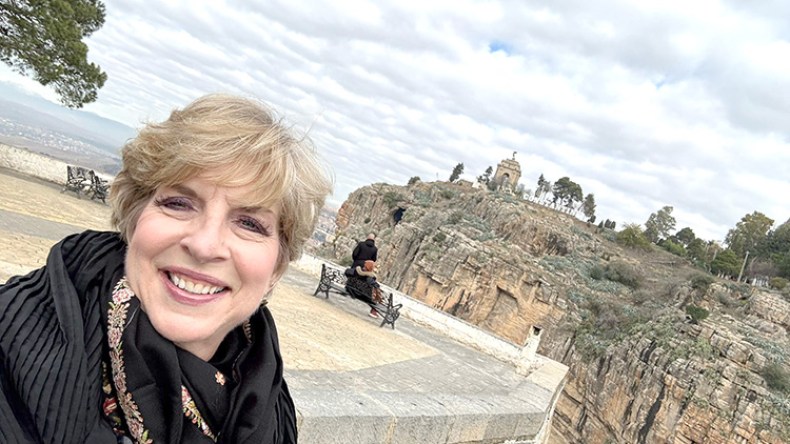 سفراء وسفيرات أمريكا يزورون قسنطينة ويُشهرون للسياحة فيها