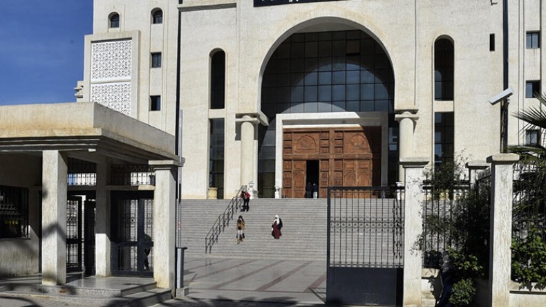 هكذا تلاعبت شبكة فساد برخص الاستيراد… !