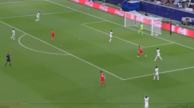 بالفيديو.. أغرب لقطة في كأس العرب 2025