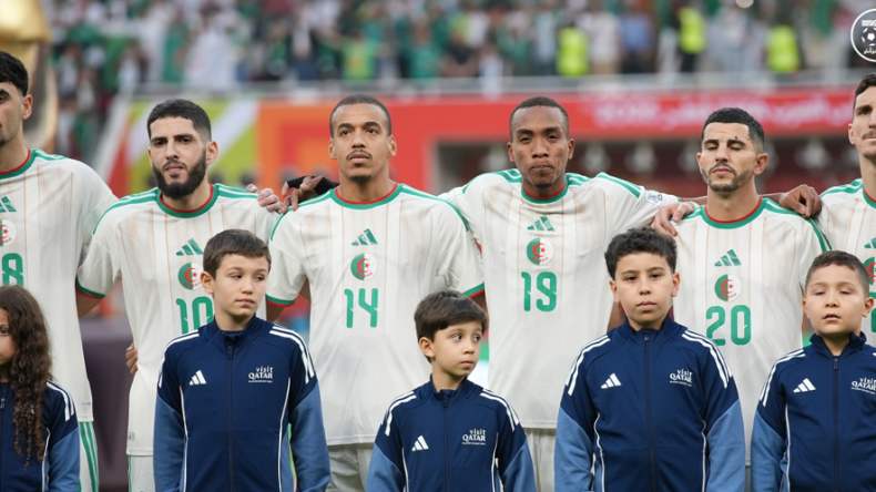 الكشف عن طاقم تحكيم مباراة الجزائر والعراق