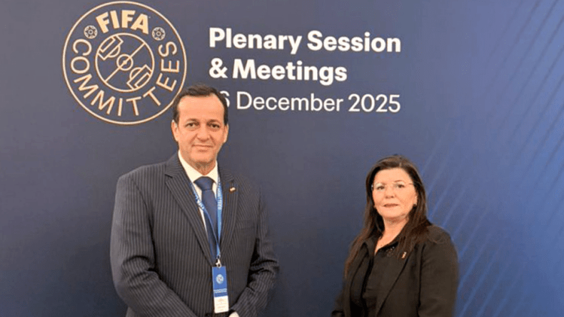 الأمين العام لـ “الفاف” ومديرة المالية يشاركان في أشغال لجان “الفيفا “