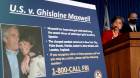 طلب صعب المنال من شريكة “تاجر القاصرات” جيفري إبستين