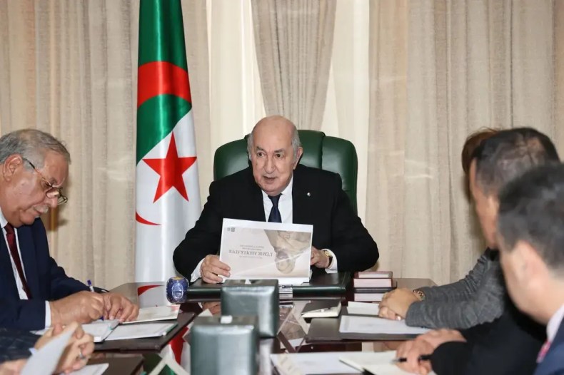 Le président de la République préside une réunion consacrée au projet du film sur l’Emir Abdelkader