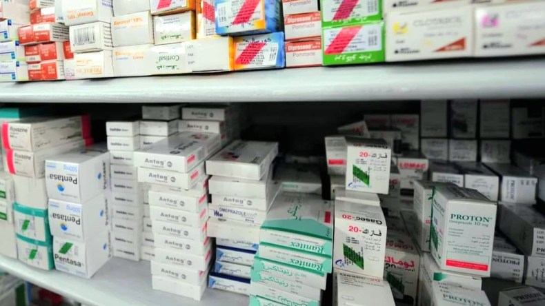 الجزائر توسع شراكاتها الدوائية وتخطط لتطوير 100 مشروع إنتاج جديد