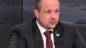 Le journaliste Algérien de la chaîne internationale AL24 News Mehdi Ghezzar interpellé à Paris