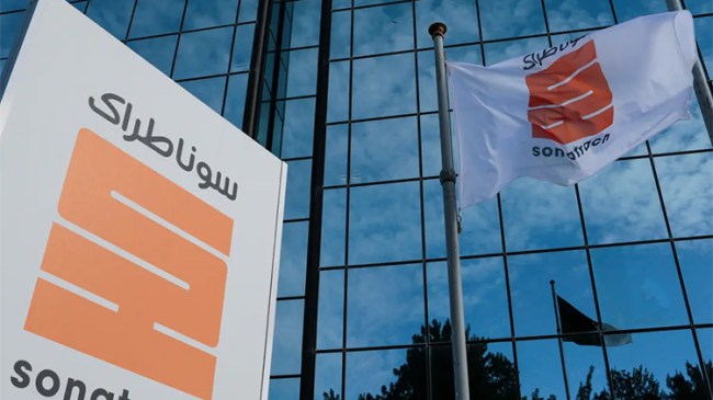 الرئيس المدير العام لسوناطراك يؤكد على أهمية الالتزام الصارم بمعايير الصحة والسلامة بمنشآت الإنتاج