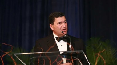 البروفيسور زرهوني يصف تطور الإنجليزية في الجزائر بـ”المدهش”