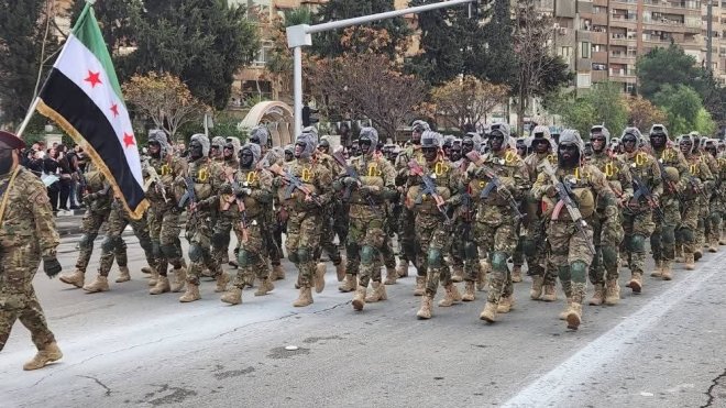 هتافات الجيش السوري المؤيدة لغزة.. الكيان يدرس الرًد