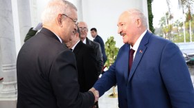 الرئيس البيلاروسي يُنهي زيارته إلى الجزائر