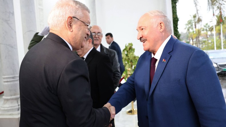 الرئيس البيلاروسي يُنهي زيارته إلى الجزائر