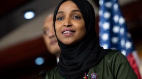 “لست مصدومة”.. إلهان عمر تُعلق على خطاب ترامب العنصري