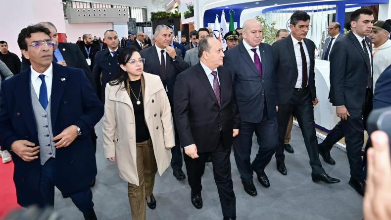 الوزير الأول يزور معرض الإنتاج الجزائري