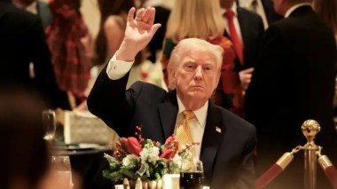 Donald Trump souhaite un joyeux Noël “aux pourritures de gauche radicale”