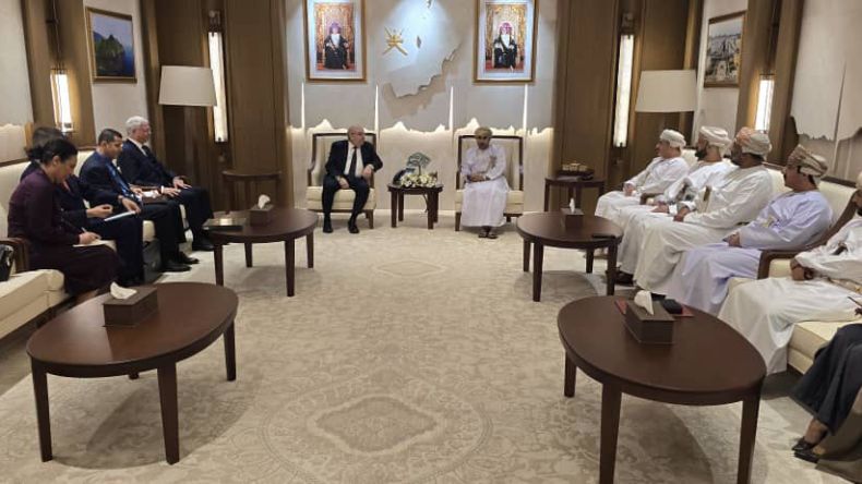 قويدري يبحث إقامة مصنع للمجمع “صيدال” بسلطنة عمان