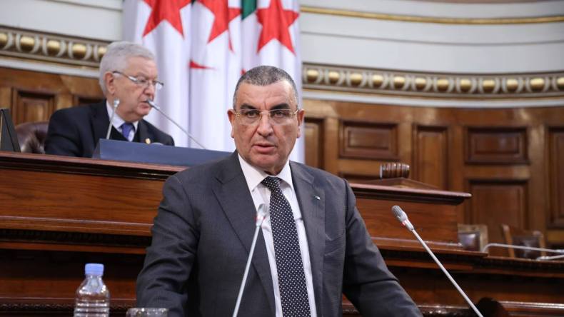 ربط الموانئ بالطريق السيار شرق–غرب.. جلاوي يكشف جديد الملف