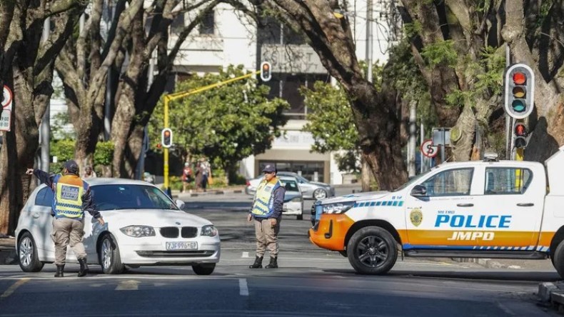 بينهم 3 أطفال.. 11 قتيلا بإطلاق نار في فندق بجنوب أفريقيا