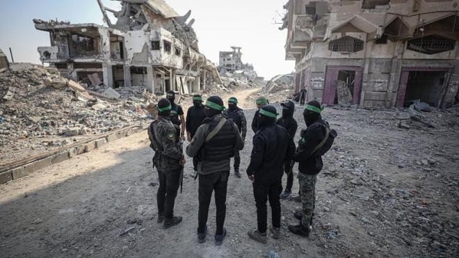 “لا استسلام ولا تسليم للسلاح”.. حماس تخاطب جيش الاحتلال