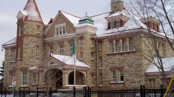 حين تعيدك الدبلوماسية الجزائرية إلى الوطن: شهادة من أوتاوا ومونتريال