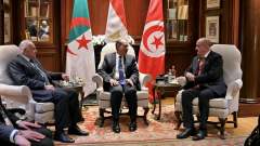 عطاف يشارك في اجتماع ثلاثي حول ليبيا