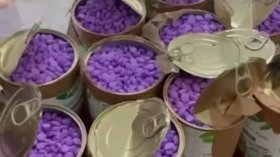 شاهد.. حجز أزيد من 41 ألف قرص اكستازي مخبأة بعلب مصبرات