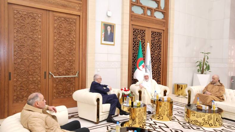 عميد جامع الجزائر يستقبل عميد مسجد باريس الكبير