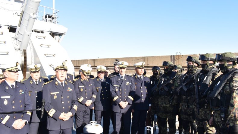 مناورات تكتيكية مشتركة بين البحريتين الجزائرية والتونسية