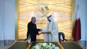 التوقيع على مذكرة تفاهم للتعاون البرلماني بين الجزائر وقطر