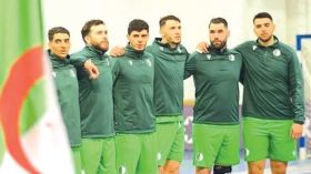 المدرب الوطني يكشف عن قائمة أولية تضم 33 لاعبا