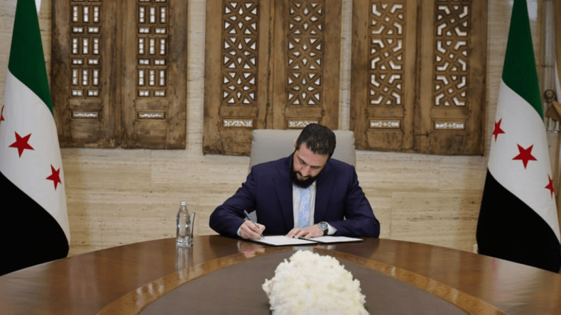 الرئيس السوري يوقّع على اتفاق لدمج “قسد” في القوات النظامية