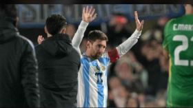 ميسي يُشارك ضد الجزائر؟ مدرب الأرجنتين يردّ