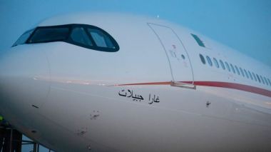 وصول الطائرة الجديدة لشركة الخطوط الجوية الجزائرية الموسومة بـ ” غارا جبيلات”