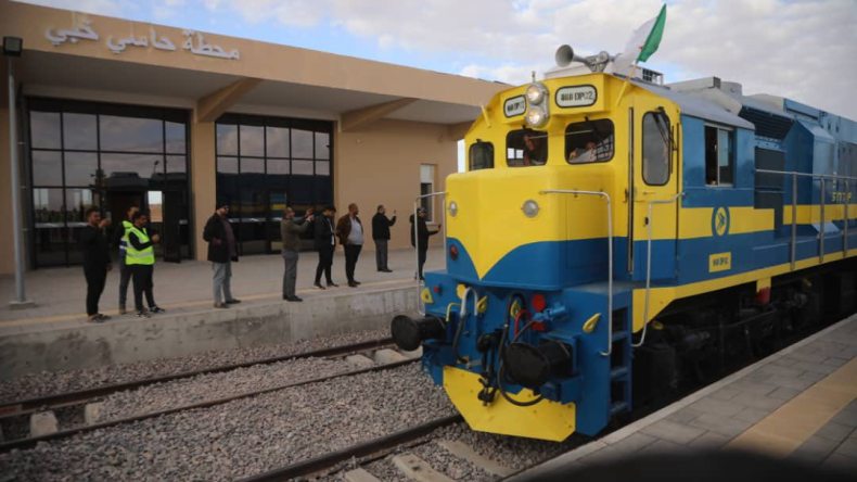 بدء تجارب تشغيل قطار المسافرين على خط بشار–غارا جبيلات