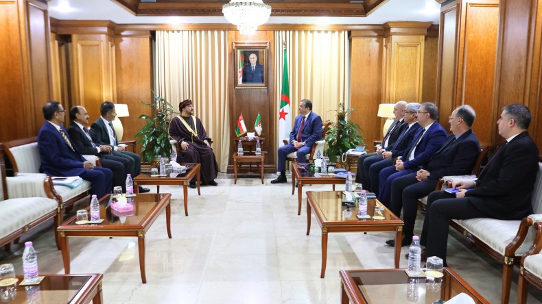 الاستثمار في المحروقات والبتروكيماويات محور اجتماع عرقاب مع مجموعة بهوان العمانية