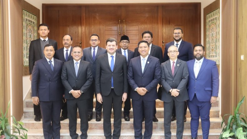 الجزائر وإندونيسيا تبحثان تعزيز التعاون في الفلاحة والصيد البحري