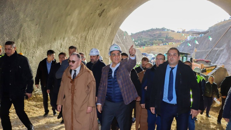 جلاوي يشدد على تسريع إنجاز الخط المنجمي الشرقي للسكك الحديدية