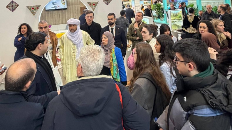 إقبال مهني واسع على الجناح الجزائري في المعرض الدولي للسياحة بمدريد