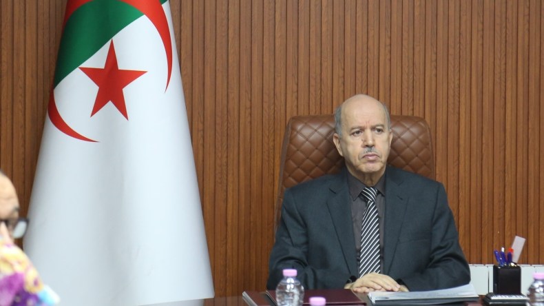 سايحي يشدد على تعزيز الرقابة وتحسين جودة الخدمة العمومية