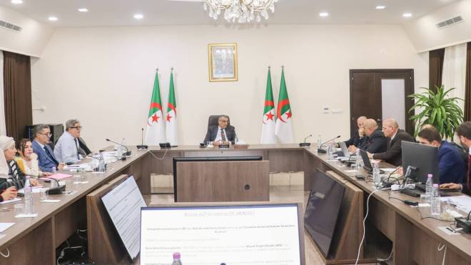 جلاوي يتفقد تقدم خط السكة الحديدية العابر للصحراء