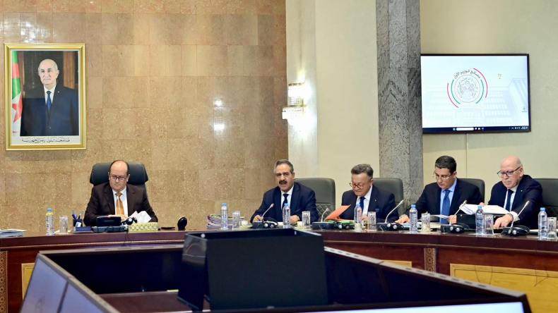 تسهيلات جديدة لإنشاء التعاونيات الفلاحية وعرض ورقة طريق قطاع الصناعة