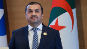 عرقاب يتفقد مشاريع سوناطراك ويبحث تقدم أنبوب الغاز العابر للصحراء بالنيجر