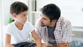 أخصائيون يستثمرون في دورات تربية الأبناء