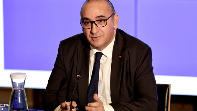 وزير الداخلية الفرنسي يردّ على سيغولين روايال