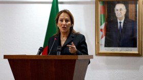 سيغولين روايال تتعرض لانتقادات شديدة بسبب زيارتها للجزائر