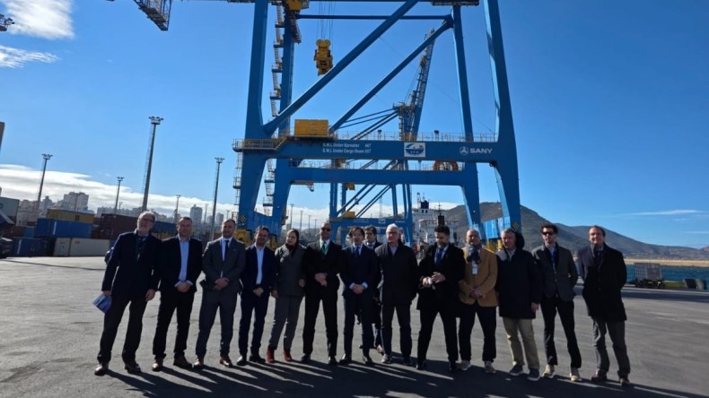 ميناء وهران يرسّخ مكانته الإقليمية عبر شراكات بحرية جديدة