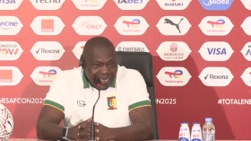 بخصوص المخاوف من تحيّز التحكيم.. مدرب الكاميرون يعلّق قبل مواجهة منتخب البلد المنظم