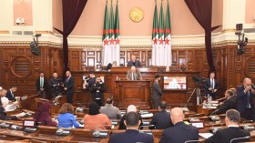 “السيناتورات” يتحفظون على التعويض والاعتذار في مقترح تجريم الاستعمار