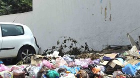 أكياس قمامة موحدة للحد من فوضى الرمي العشوائي !